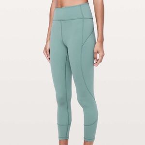 Lululemon In Movement 7/8 Tight *Everlux 25"
Frosted Pine